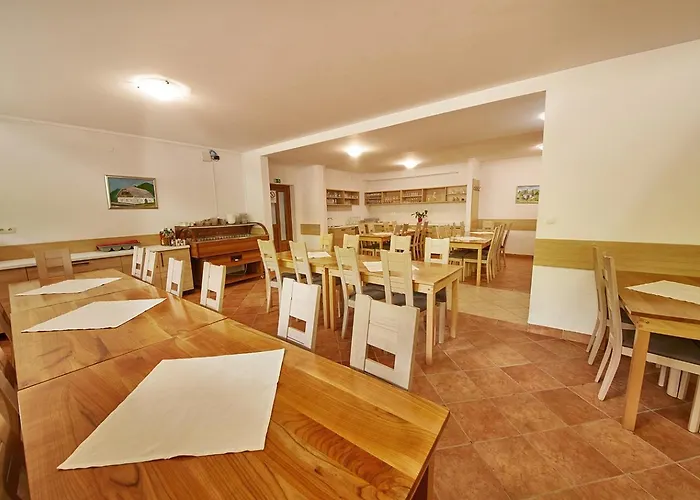 Rute Hotel And Apartments