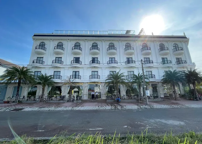 Sunrise Hotel Ha Tien