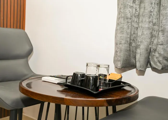 Bee Oak Budget Hotel