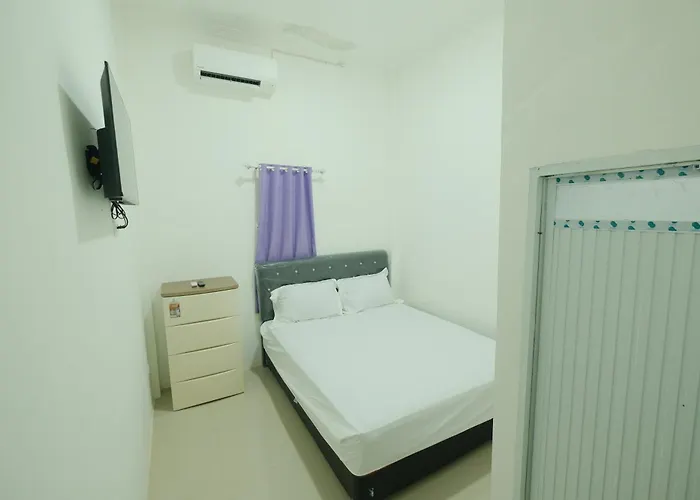 Hotel O Penginapan Permata Hijau Syariah Near Bukit Teletubbies