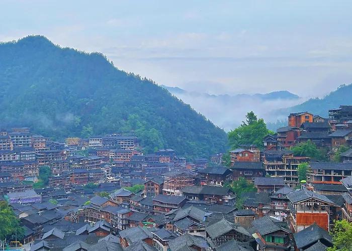 Starlight Naked Cliff View Hotel Xijiang Qianhu Miao Village Branch