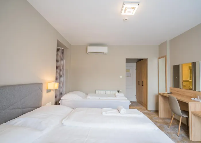 Hotel Diana