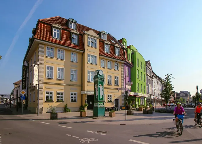 An der Persiluhr Stadt-gut-Hotel
