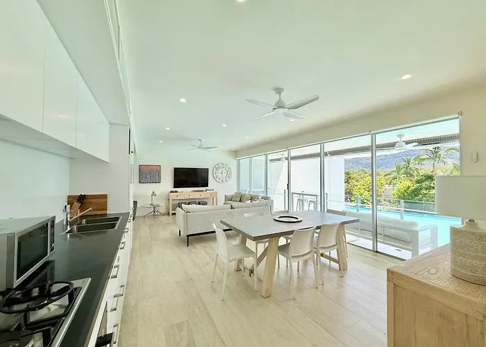 Pool Resort Port Douglas