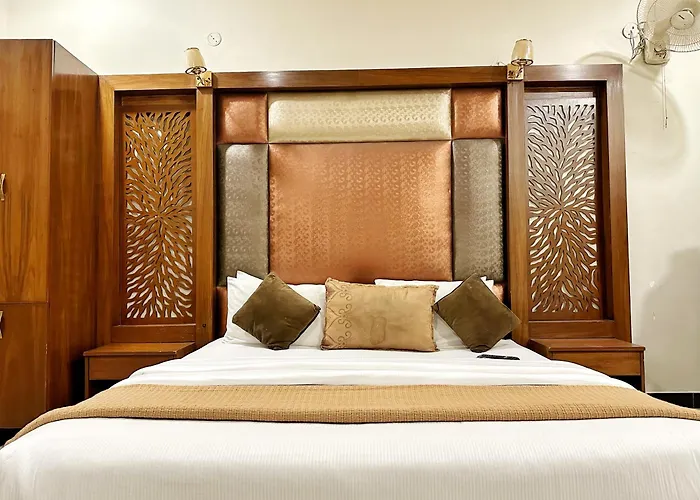 Sr Lounge Multan