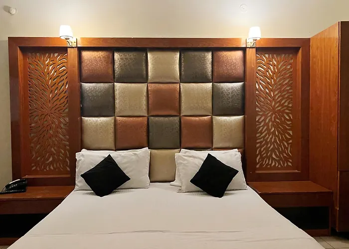 Sr Lounge Multan