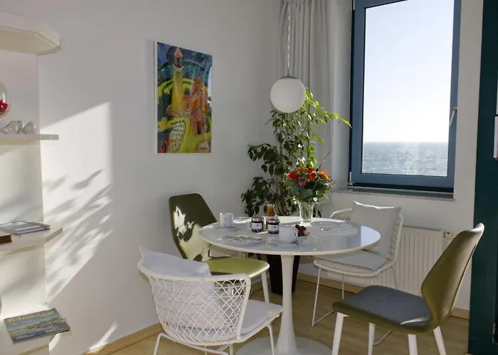 Inselblume 17 - Gemütliche Ferienwohnung mit Meerblick in der Strandburg