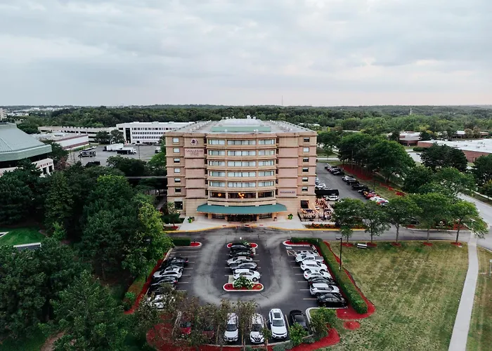 Doubletree Suites By Hilton Hotel & Conference Center Chicago-Downers Grove