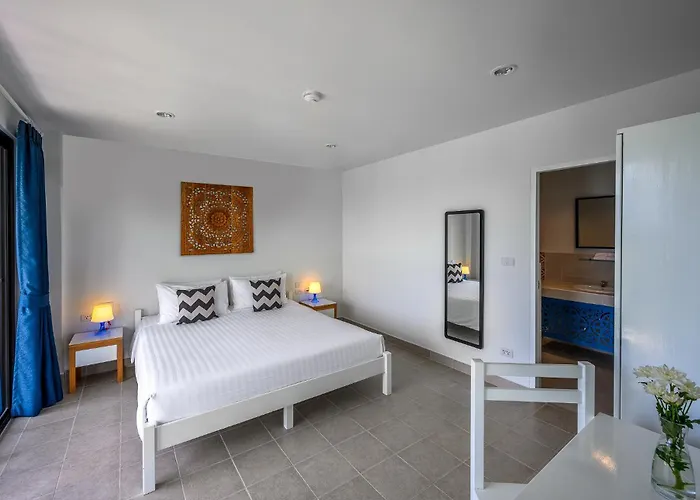 Maikhao Hotel, Phuket