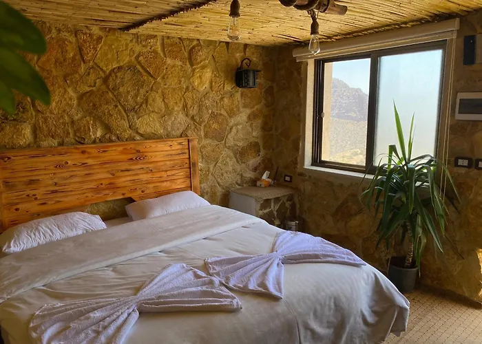 Dana Trail Hotel
