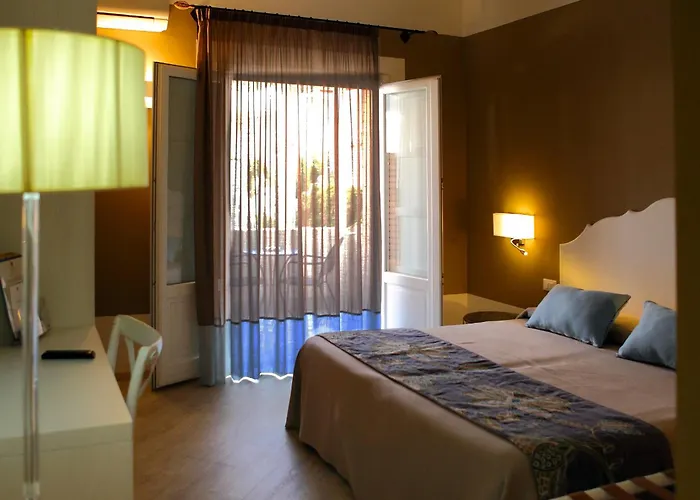 Aegusa Hotel
