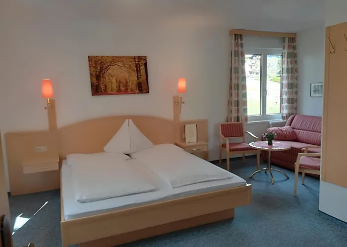 Hotel Pension Sonnenuhr