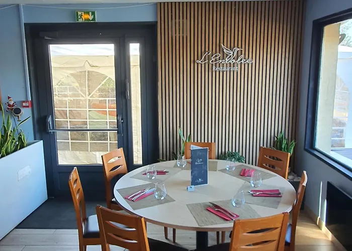 Logis - Hotel & Restaurant Des Lacs Paris Sud