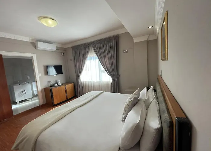 Ngwenya Hotel & Conference Centre