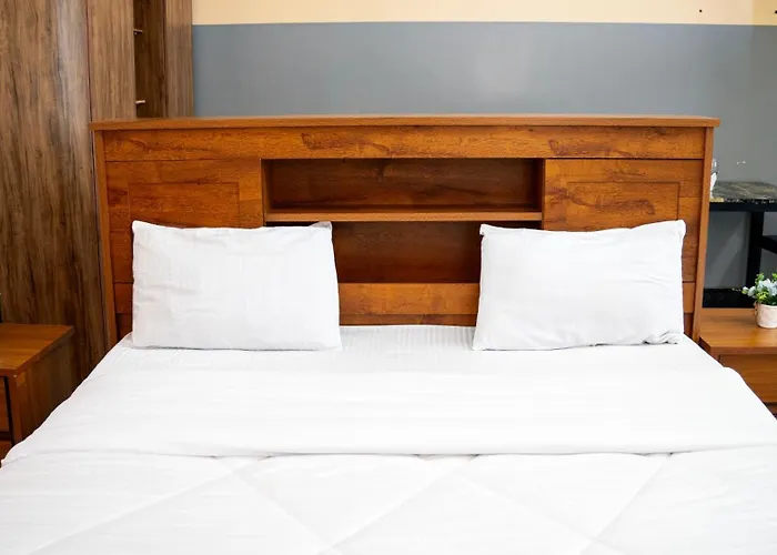 Northern Gateway Hotel And Lounge