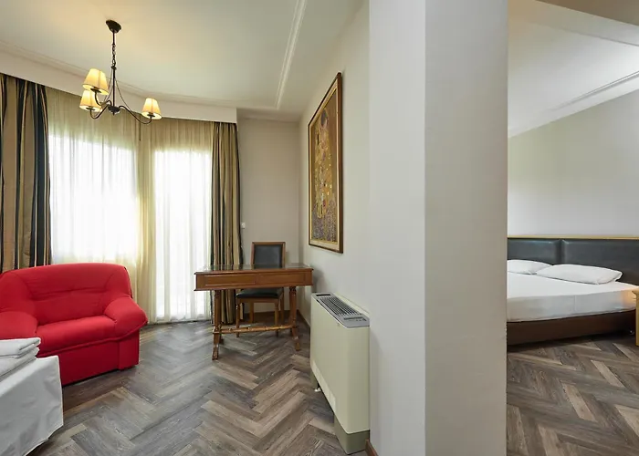 Iris Hotel