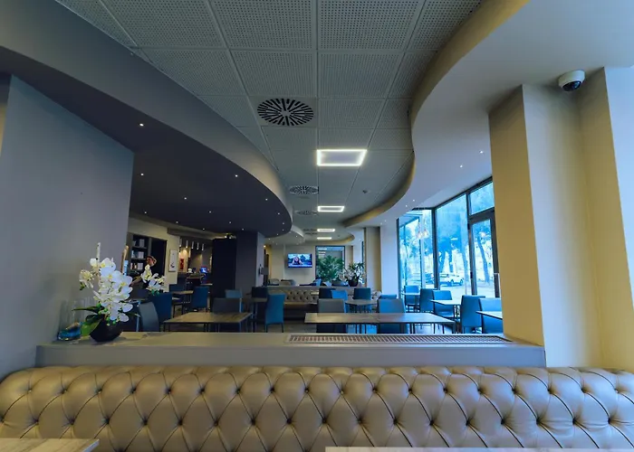 Dc Hotel International