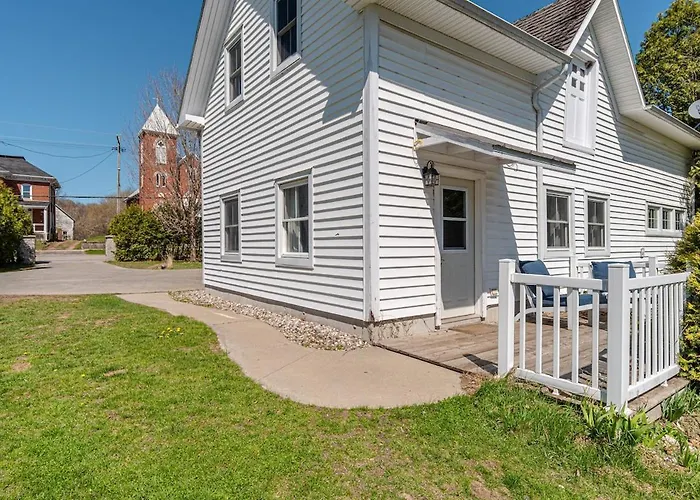 Historic 1853 Kingsgate Lakehouse