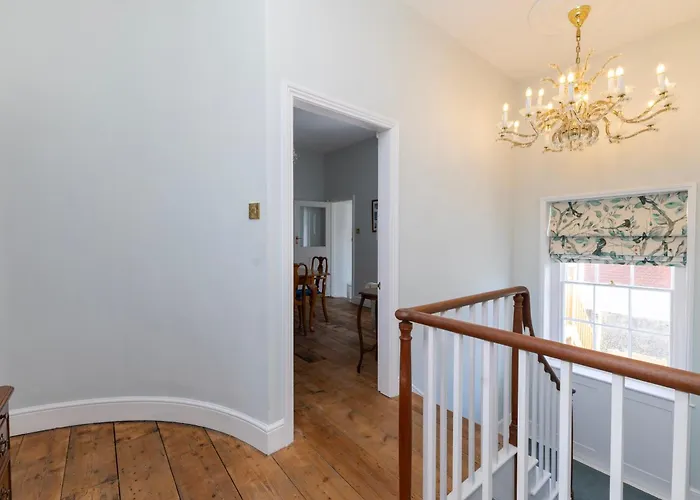 2 Seaside Bedroom, Sleeps 6, Garden, Parking