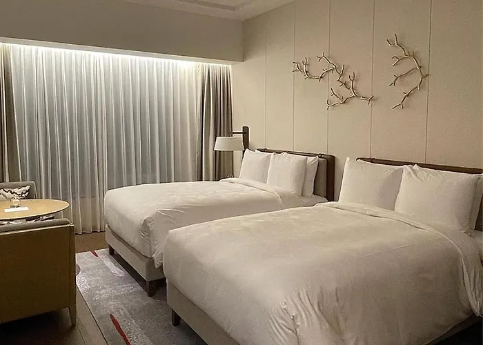 The Atlantiis Suite Near Igi Airport