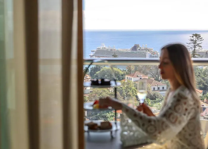 The Views Baia - Adults Only