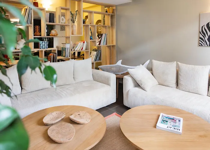 Hotel Les Jardins Du Canal - Piscine Chauffee A 28 Degres - Parking Gratuit - Garage - Bornes Electriques - Accueil Velos Et Motos - Kids Friendly-Solaire Ecoresponsable