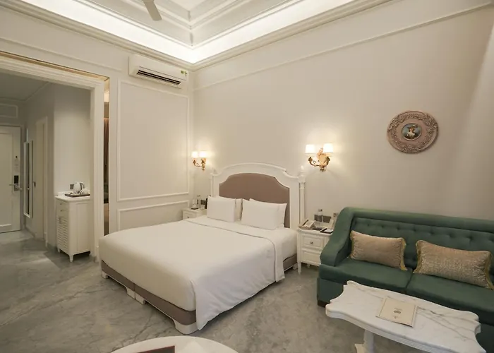 Hotel Hillock Ahmedabad