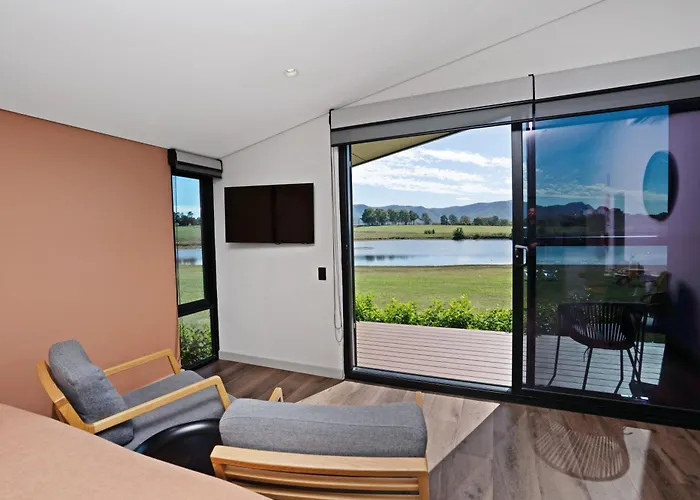 The Lane Retreat