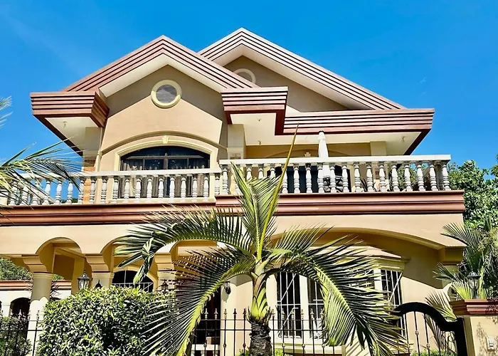 Entire House At Club Morocco Beach Club Subic
