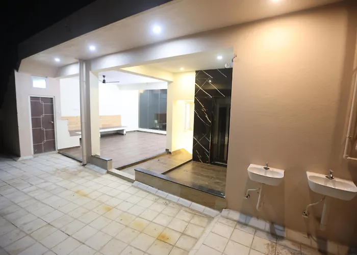 Mm Beach House & Party Hall