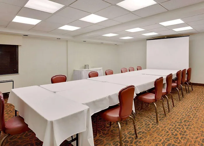 Ramada By Wyndham Marquette