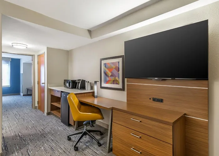 Holiday Inn Express And Suites - Petersburg - Fort Lee By Ihg
