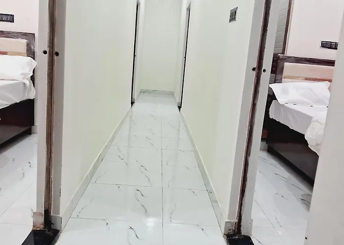 Hotel Saroj Palace