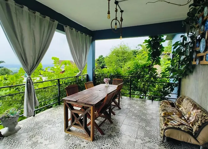 บ้านภูคำฟ้า ดอยปู่ไข่ Baan Phu Kham Fah