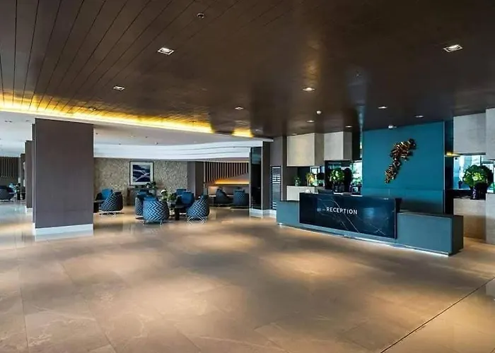 Emfress Suites