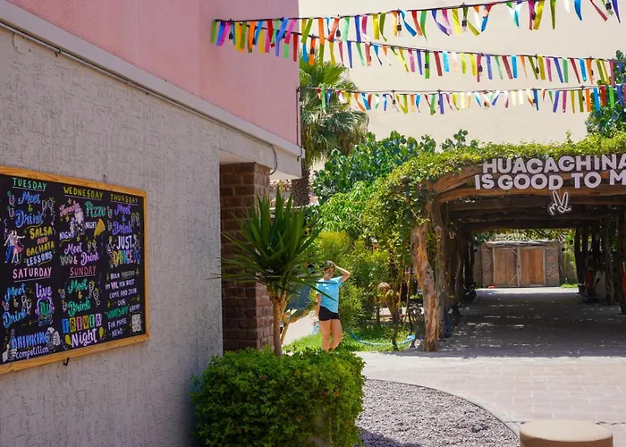 Viajero Huacachina Hostel