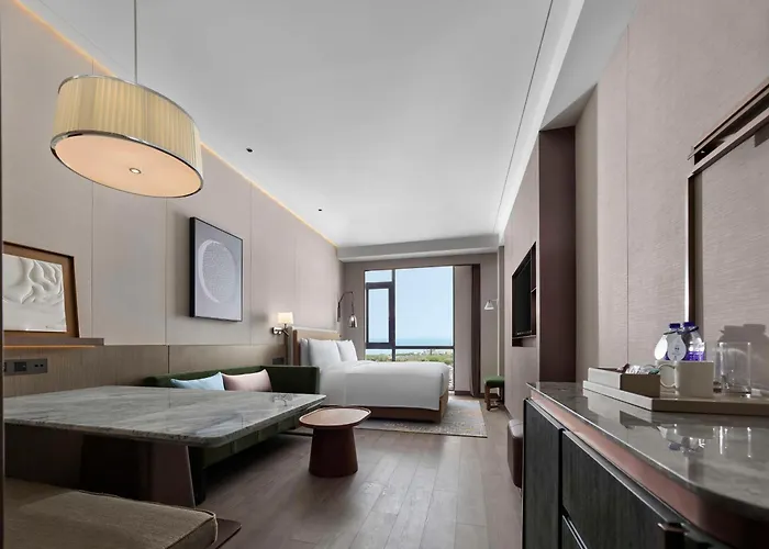 Doubletree By Hilton Yantai Golden Coast Hotel & Suites