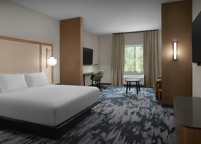Fairfield By Marriott Inn & Suites Paris