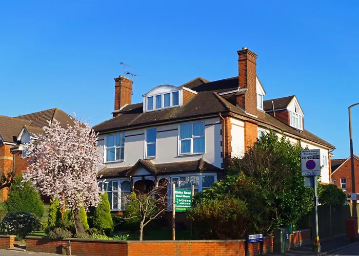 Ricky Road Guest House - Budget