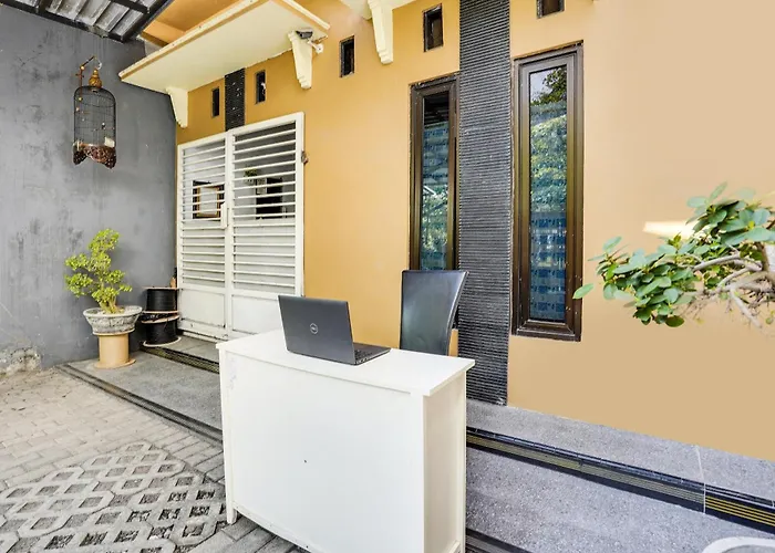 Hotel O Rumah Kost Gresik Syariah