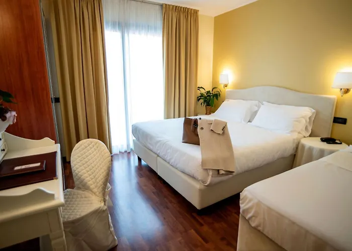 Admiral Hotel Villa Erme