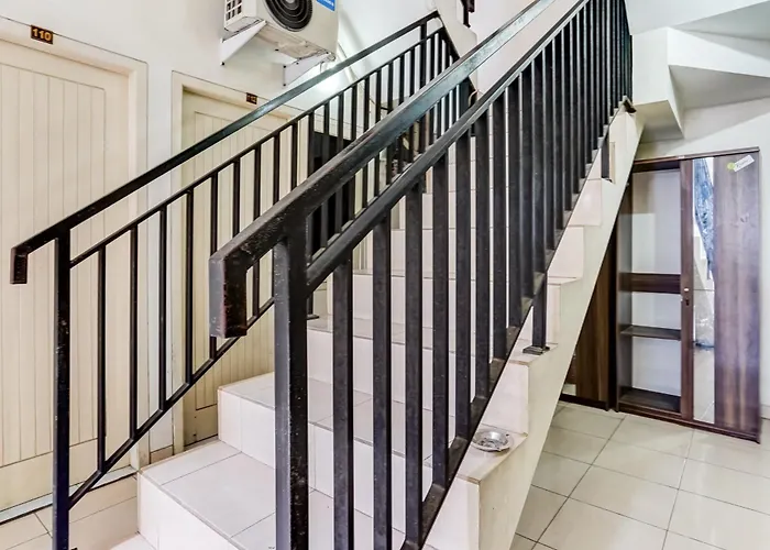 Oyo 91361 Benlin D'Kost Syariah