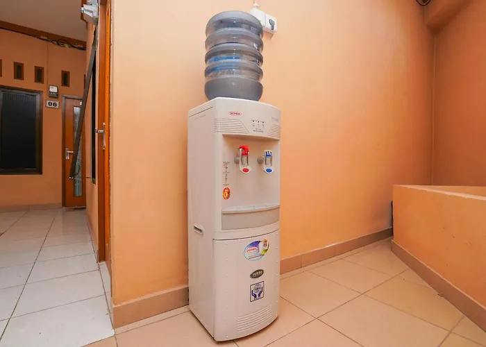Oyo Life 2619 Kost Keluarga Cemara