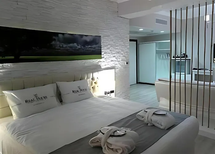 Real House Hotel
