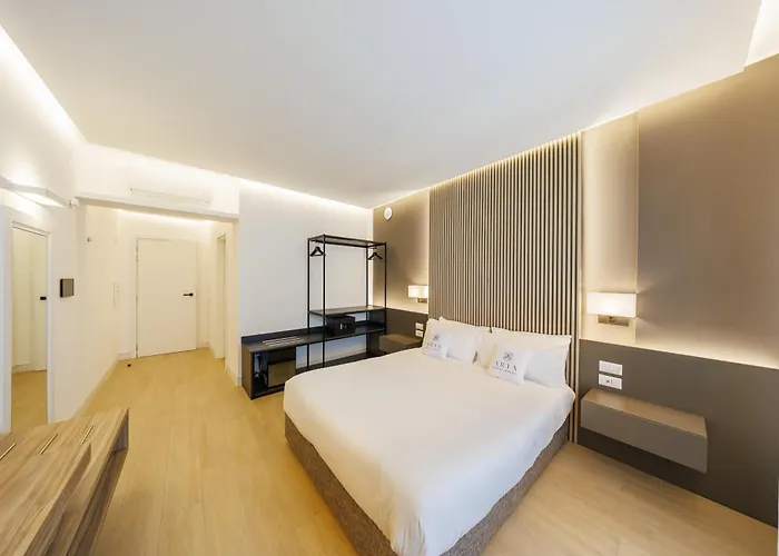 Arya Guest House