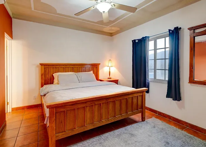 Casa Del Mar-- Sleeps 16, Pool, Ac, Wi-Fi, Near Malecon