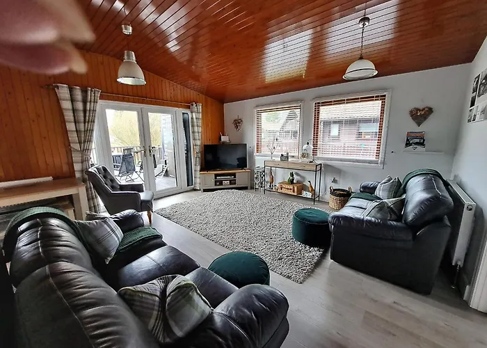 Bunting Lodge, 21 Duck Lake
