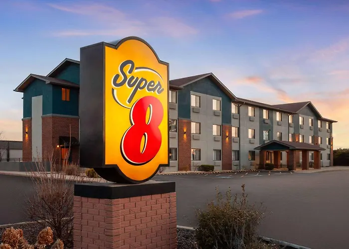Super 8 By Wyndham Romeoville Bolingbrook