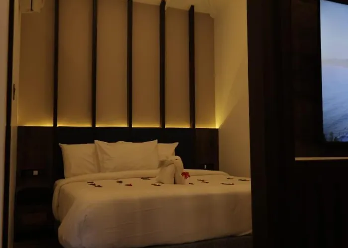 Phoenix Island Resort Poovar