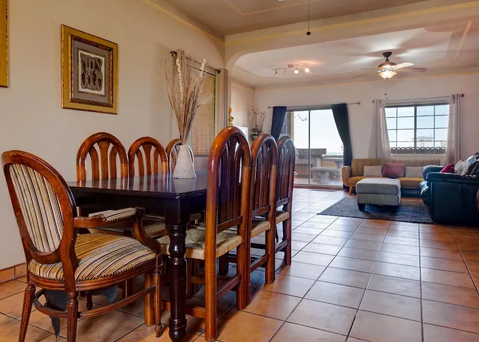 Beach Condo 3-Sleeps 8- Pool- Wifi- Ac- Security